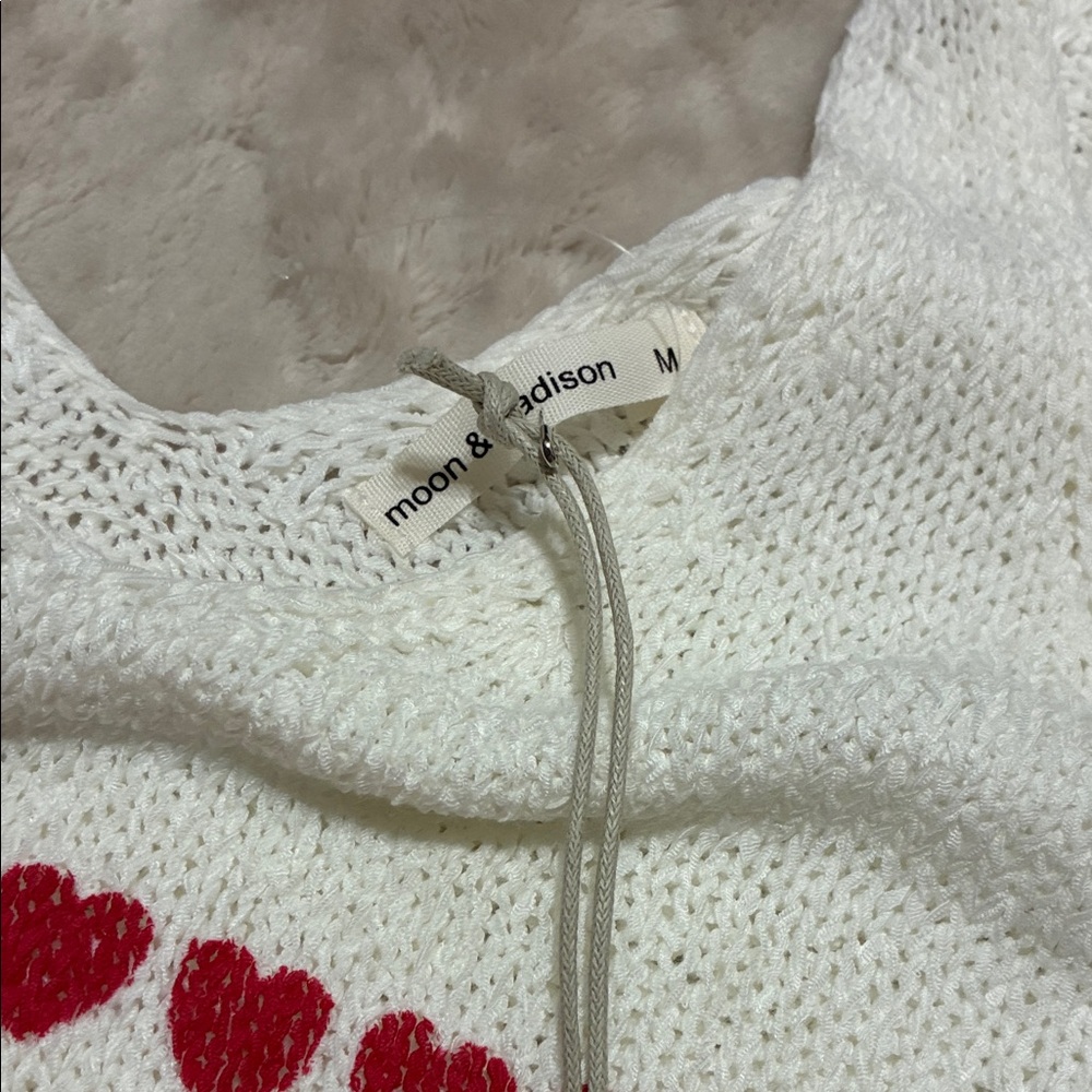 Moon & Madison White Knit Top with Hearts - Picture 2 of 5